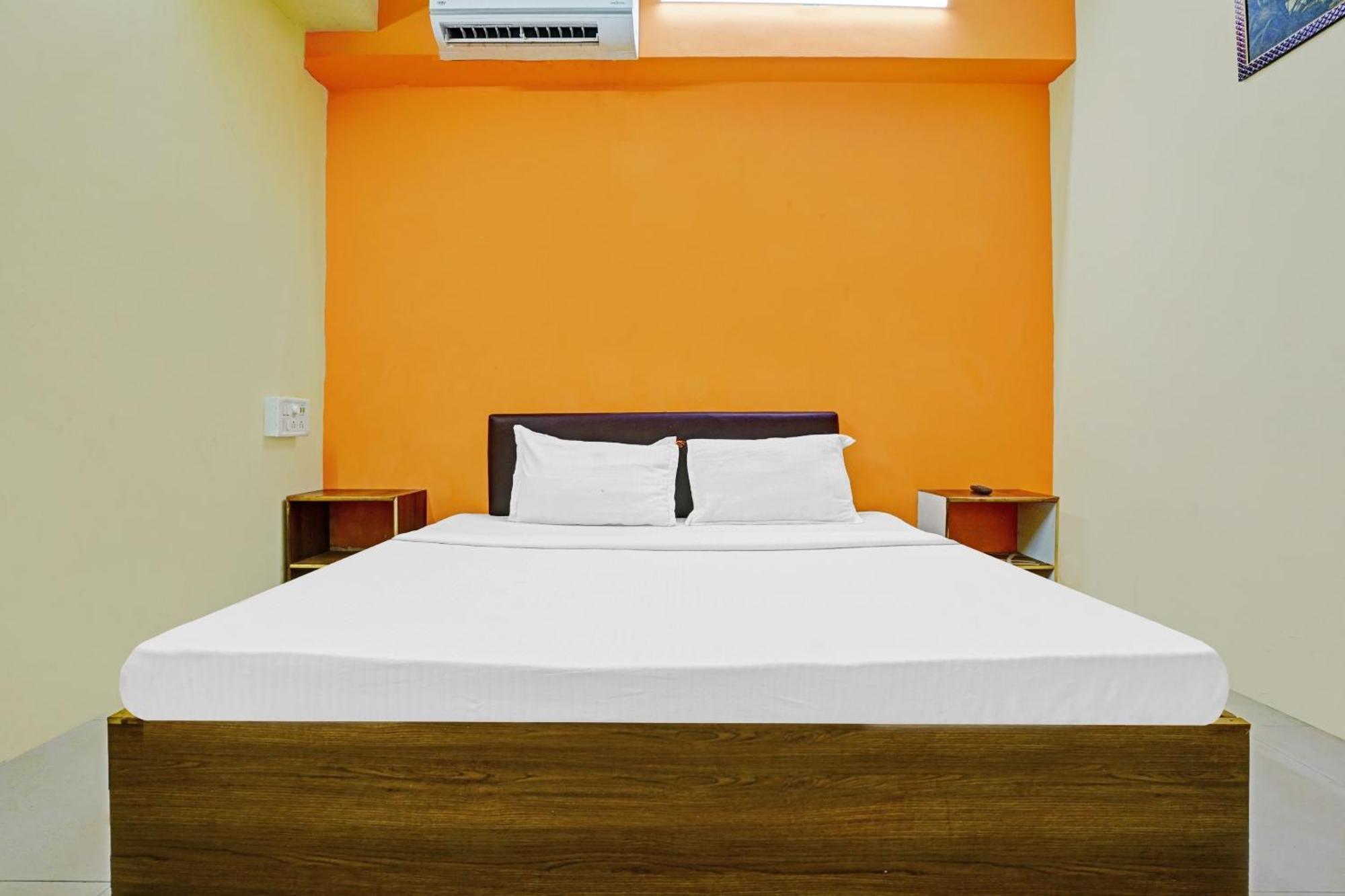Hotel O Nova Rooms Surate Extérieur photo