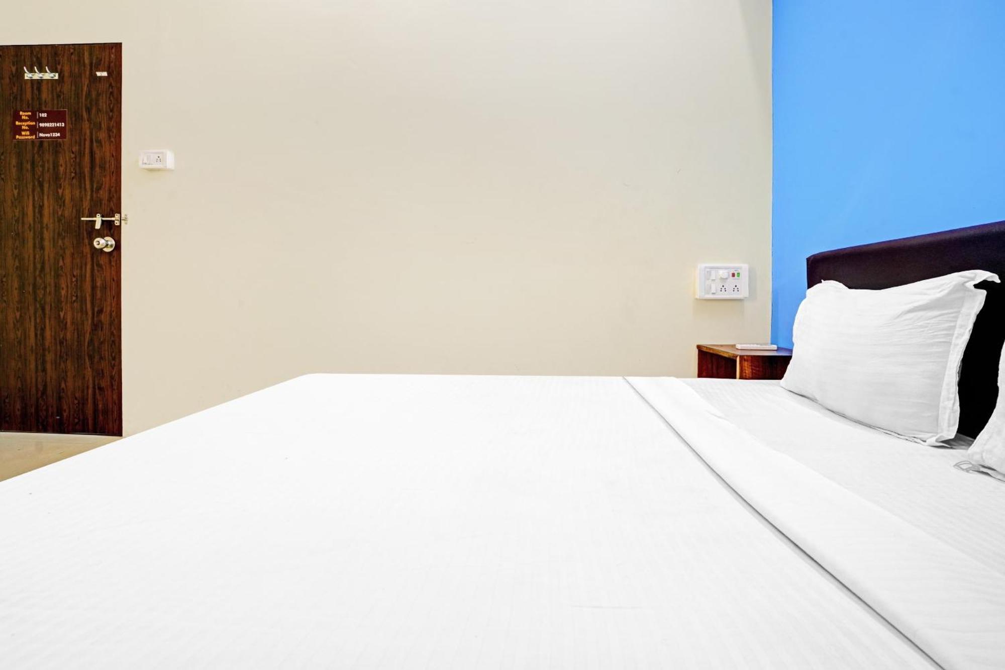 Hotel O Nova Rooms Surate Extérieur photo